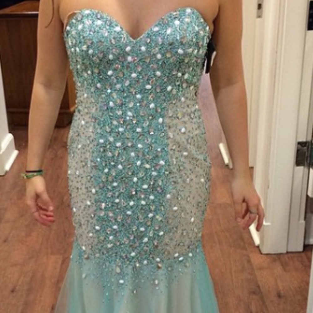 Prom dress only worn once